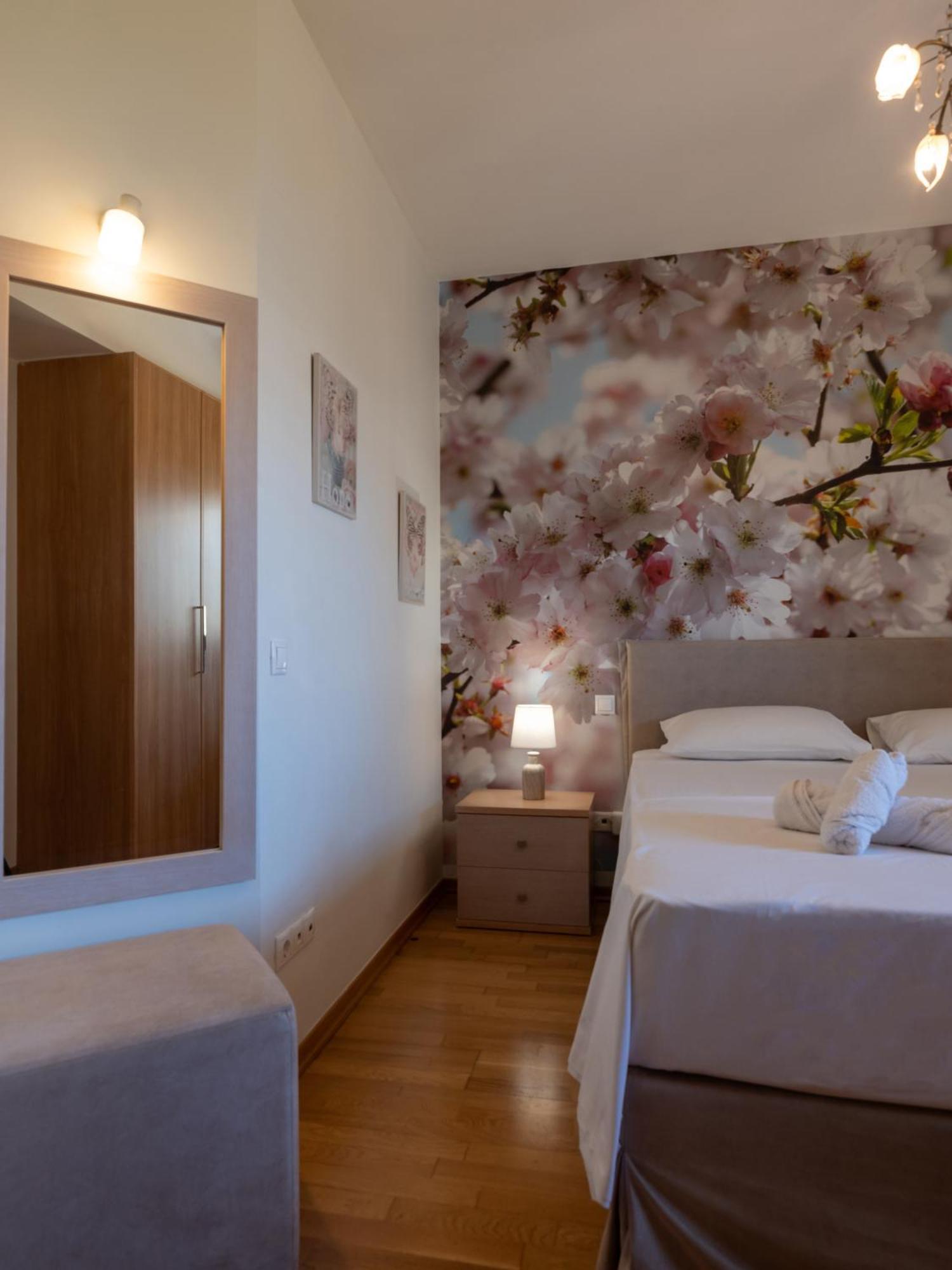 Onyx City Center Apartment With Parking Heraklion  Exterior photo
